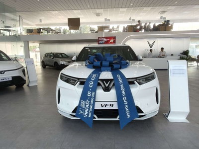 Xe ô tô điện Vinfast VF9 Trắng