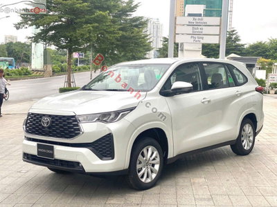 Xe Toyota Innova Cross 2.0V CVT 2026