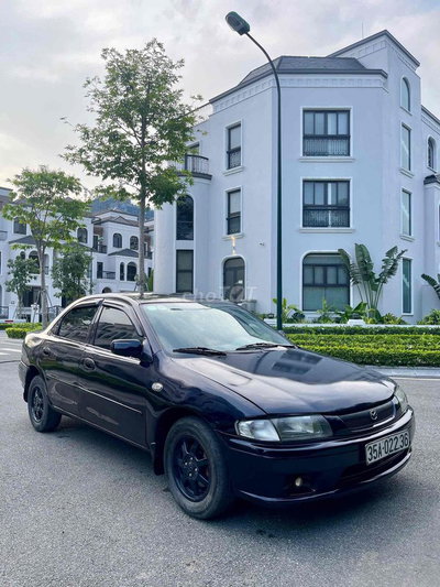Mazda 323 Đen