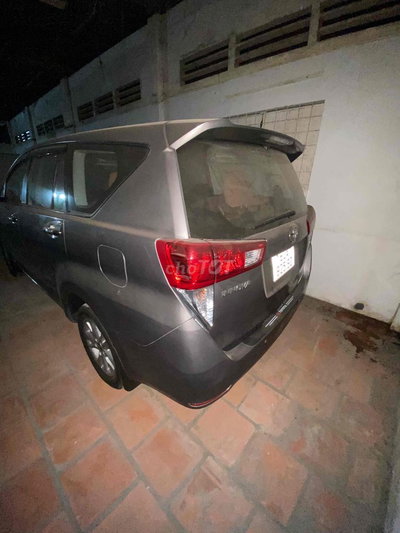 Toyota Innova 2019 2.0E - 260589 km