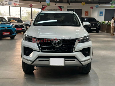 Xe Toyota Fortuner 2.8V 4x4 AT 2021