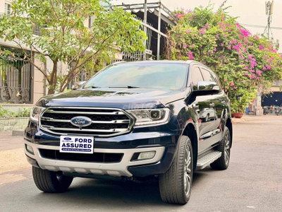 Ford Everest Titanium 2020 Xanh đen