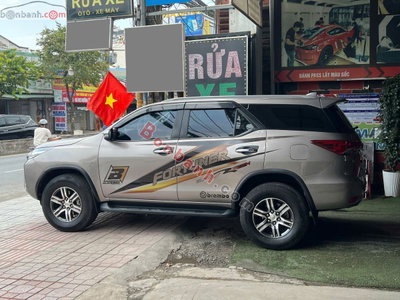 Xe Toyota Fortuner 2.4G 4x2 AT 2020