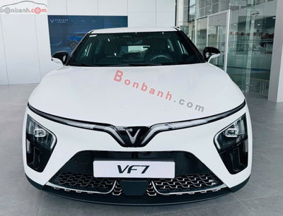 Xe VinFast VF7 Plus AWD 2025