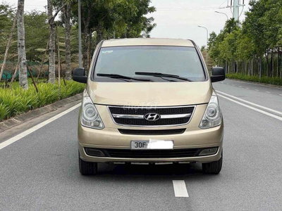 Hyundai Starex 9 chỗ Vàng cát 2010