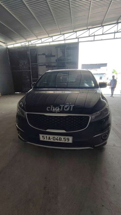 Kia Sedona 7 chỗ Đen