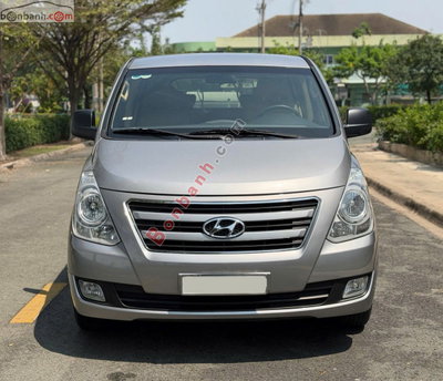Xe Hyundai Grand Starex 2.5 MT 2017