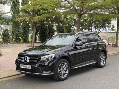 Mercedes-Benz GLC 300 4Matic Đen/Nâu Model 2018