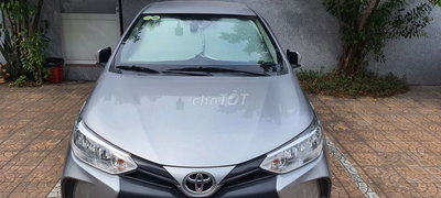 Toyota Vios màu Bạc