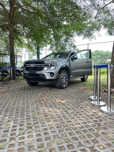 2026 Ford Everest Platinum 2.3 Xăng Hot giao lien