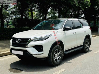 Xe Toyota Fortuner 2.4L 4x2 AT 2025