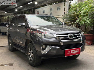 Xe Toyota Fortuner 2.7V 4x2 AT 2017