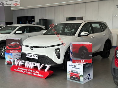 Xe VinFast VF MPV 7 AT 2026