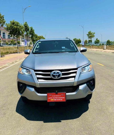 Toyota Fortuner máy dầu xe đẹp trả góp