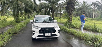 Toyota Veloz Cross Trắng 86000km