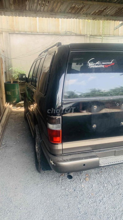 Isuzu Trooper 7 chỗ
