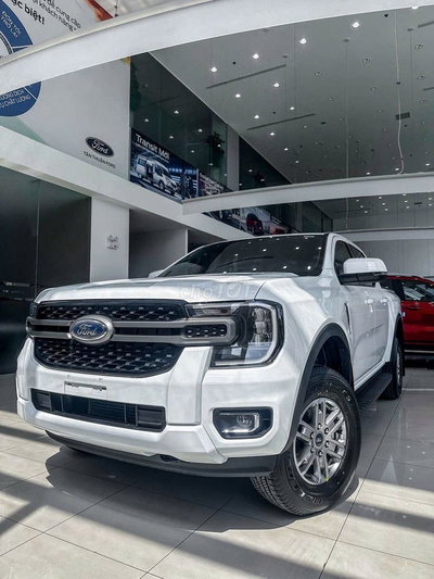 Ranger XLS 1 cầu xe sẵn đủ màu giao ngay+ quà tặng