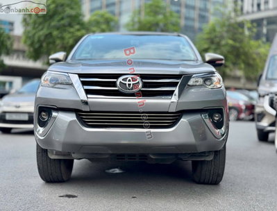 Xe Toyota Fortuner 2.7V 4x2 AT 2016