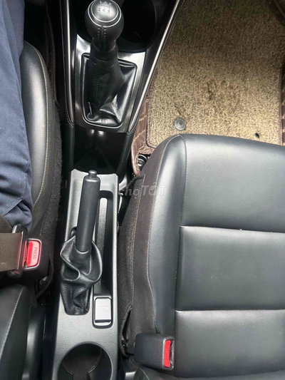 Toyota Vios E MT 59.000 km Vàng cát