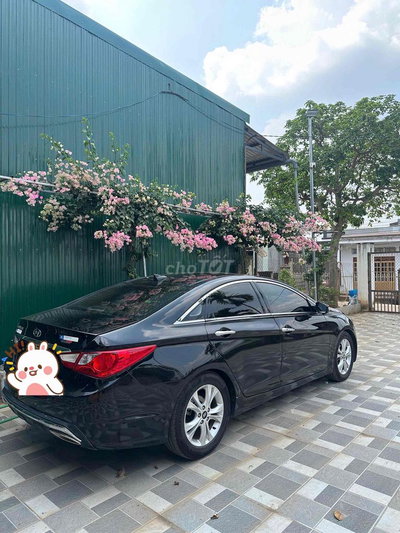Hyundai Sonata màu Đen