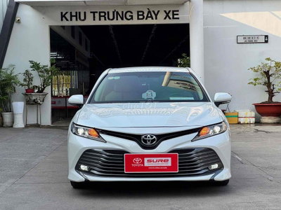 Toyota Camry 2021 2.0G Trắng 54.000km
