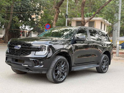 Ford Everest 2024 Titanium Đen 23.000 km