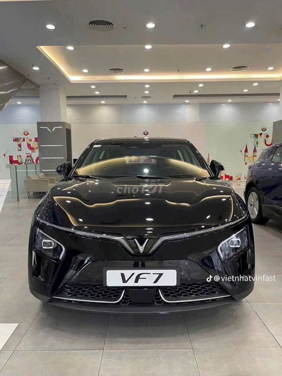 VinFast VF7 ECO Đen