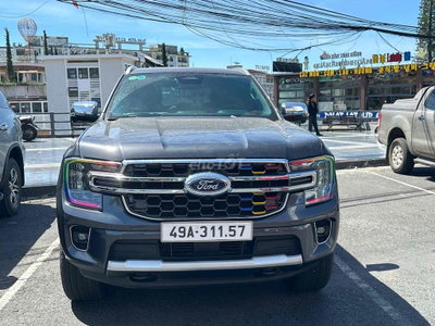 Ford Everest 2024 1 cầu 3 vạn km Xám