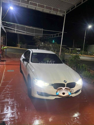 BMW 3 Series màu Trắng