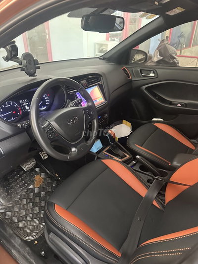Hyundai i20 2015 1.4 AT Nâu đất