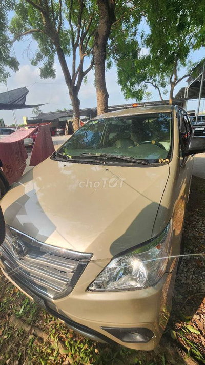 Toyota Innova 2015 J Vàng cát