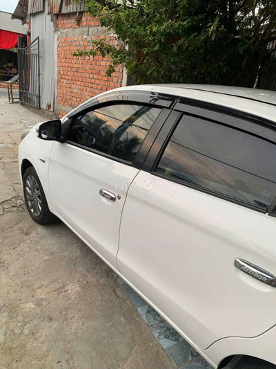 Mitsubishi Attrage Trắng Số sàn
