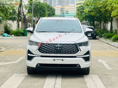 Xe Toyota Innova Cross HEV 2.0 CVT 2023