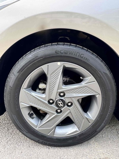 Hyundai Accent 2021 Vàng cát 8000 km