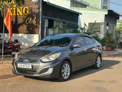 Hyundai Accent AT 2012