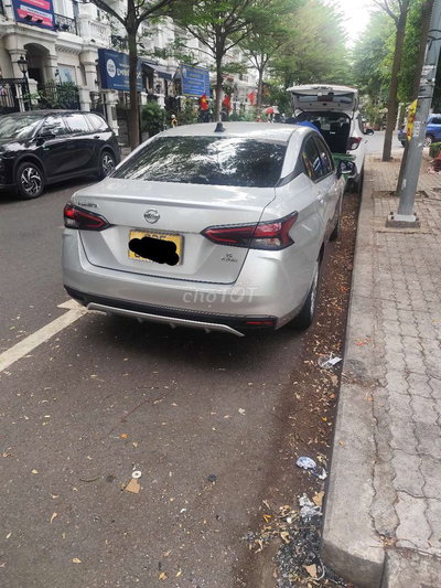 Nissan Almera 2021 Bạc