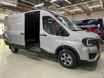 Xe Ford Transit Van 2025