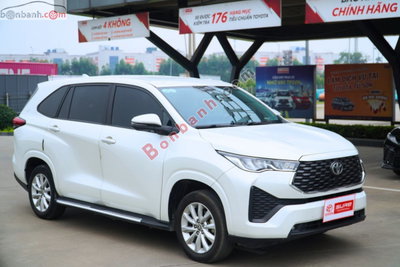 Xe Toyota Innova Cross 2.0 CVT 2024