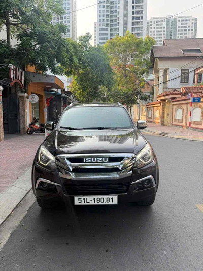 Isuzu MU-X PRESTOGE SPORT 2018