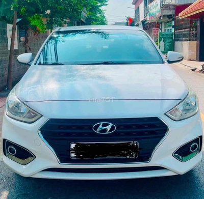 Hyundai Accent Trắng