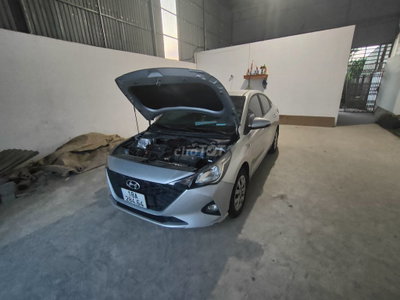 Hyundai Accent MT base 2021 Xám