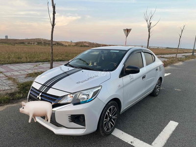 Mitsubishi Mirage Trắng 5 chỗ