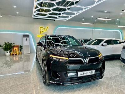VinFast VF9 Plus 2025 Đen 1400 km
