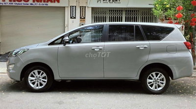 Gia đình bán xe Toyota Innova 2.0E đời cuối 2017