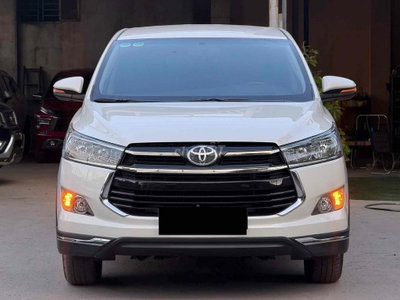 Toyota Innova Venturer 2019 Trắng