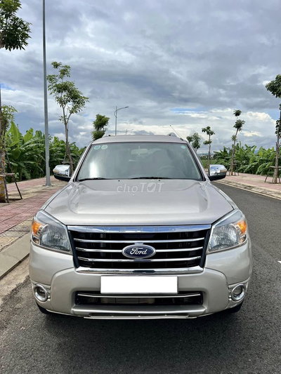 Ford Everest 2009 máy dầu số sàn màu xám