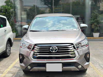 Toyota Innova 2.0E Số Sàn 2021 - Màu Đồng