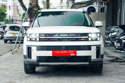 Huyndai SantaFe ,2025 bản tiêu chuẩn odo 12.000km