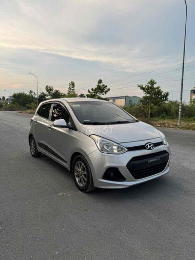 Hyundai i10 2014 Bạc 5 chỗ