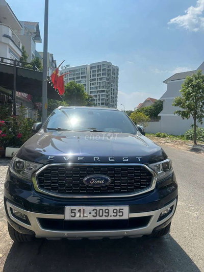 Ford Everest Titanium Xanh đen 64000 km